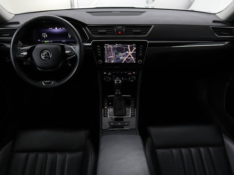 Škoda Superb 1.4 TSI iV Laurin & Klement | Panoramadak | Leder | Adaptive cruise | Canton Sound | Stoelverwarming | Standkachel | Carplay | Camera | Full LED | Memory