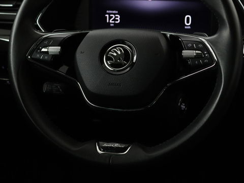 Škoda Superb 1.4 TSI iV Laurin & Klement | Panoramadak | Leder | Adaptive cruise | Canton Sound | Stoelverwarming | Standkachel | Carplay | Camera | Full LED | Memory