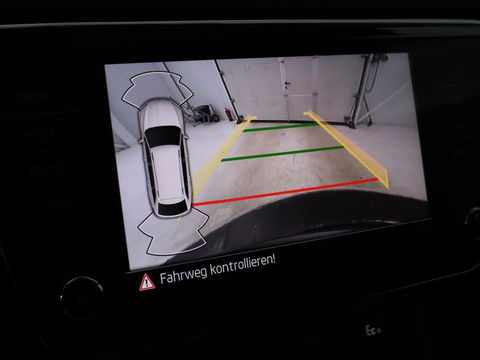 Škoda Superb 1.4 TSI iV Laurin & Klement | Panoramadak | Leder | Adaptive cruise | Canton Sound | Stoelverwarming | Standkachel | Carplay | Camera | Full LED | Memory