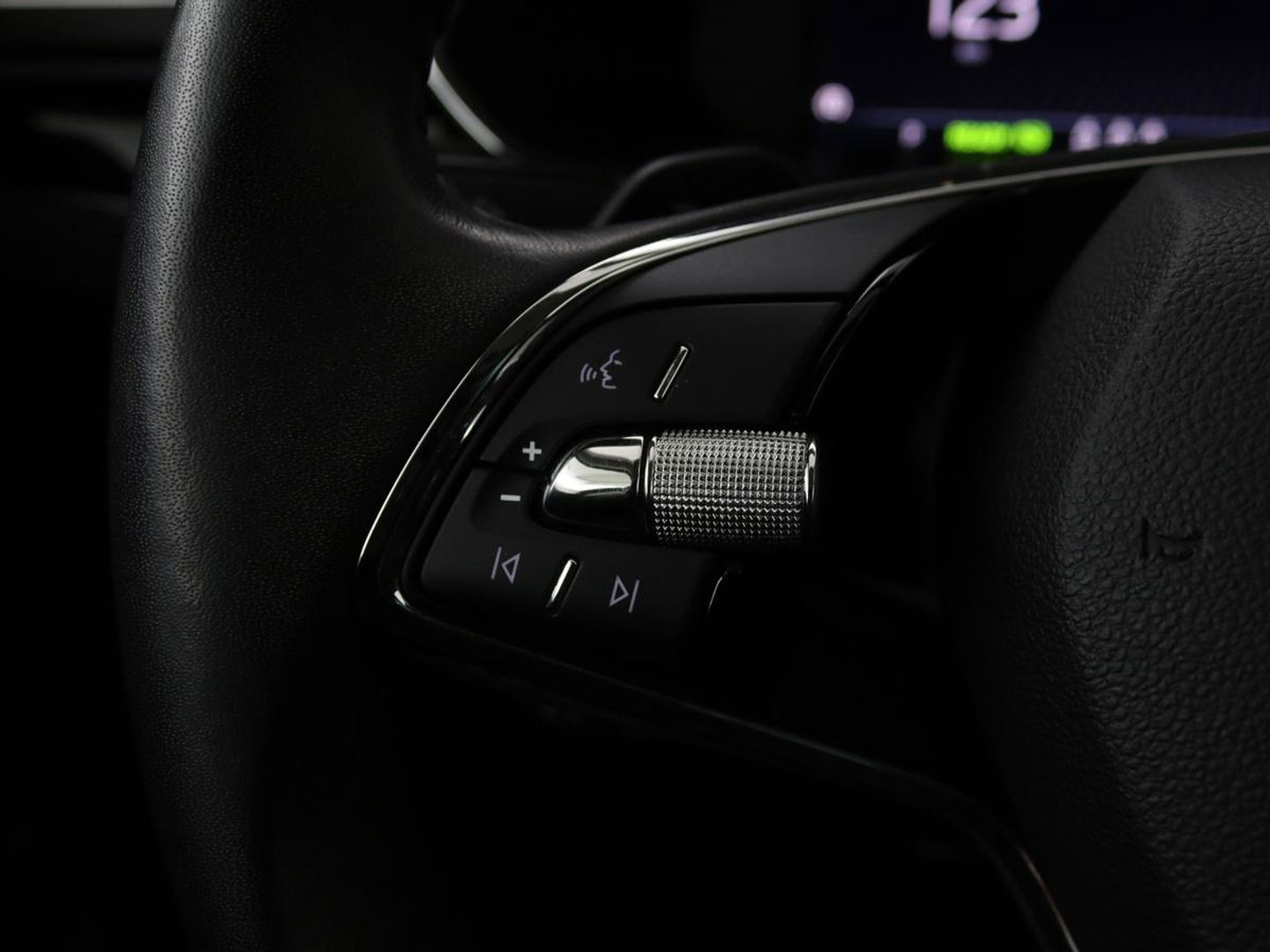 Škoda Superb 1.4 TSI iV Laurin & Klement | Panoramadak | Leder | Adaptive cruise | Canton Sound | Stoelverwarming | Standkachel | Carplay | Camera | Full LED | Memory