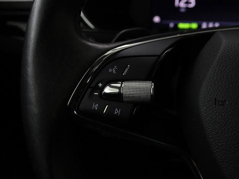 Škoda Superb 1.4 TSI iV Laurin & Klement | Panoramadak | Leder | Adaptive cruise | Canton Sound | Stoelverwarming | Standkachel | Carplay | Camera | Full LED | Memory