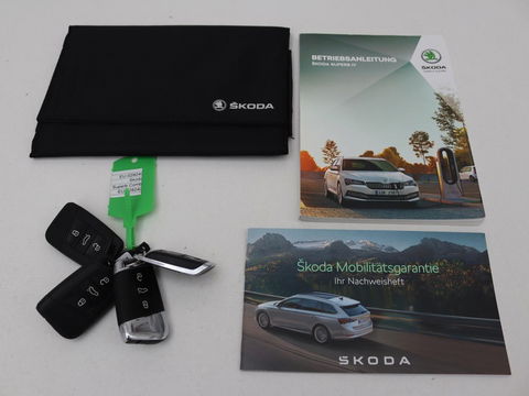 Škoda Superb 1.4 TSI iV Laurin & Klement | Panoramadak | Leder | Adaptive cruise | Canton Sound | Stoelverwarming | Standkachel | Carplay | Camera | Full LED | Memory