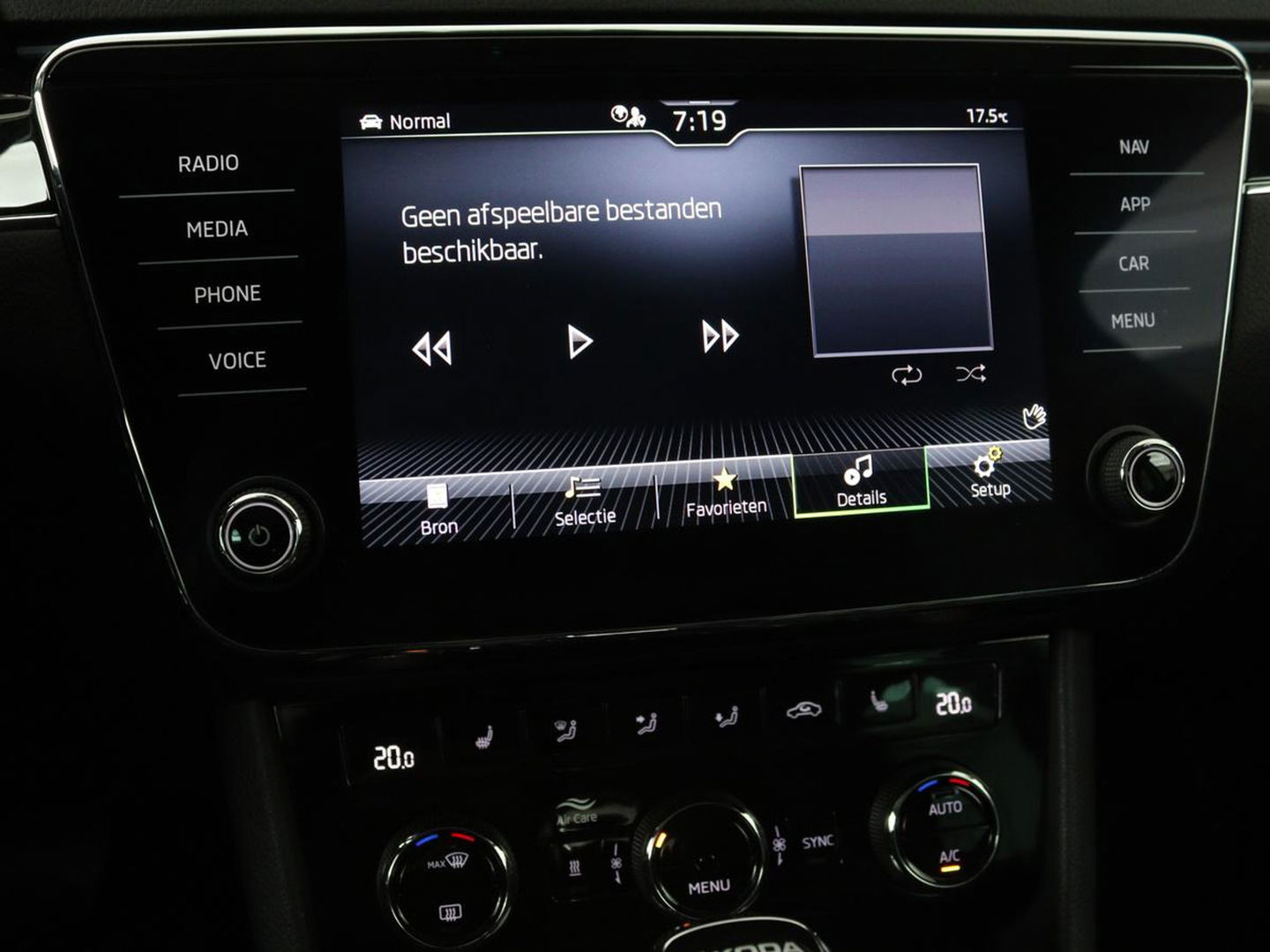 Škoda Superb 1.4 TSI iV Laurin & Klement | Panoramadak | Leder | Adaptive cruise | Canton Sound | Stoelverwarming | Standkachel | Carplay | Camera | Full LED | Memory