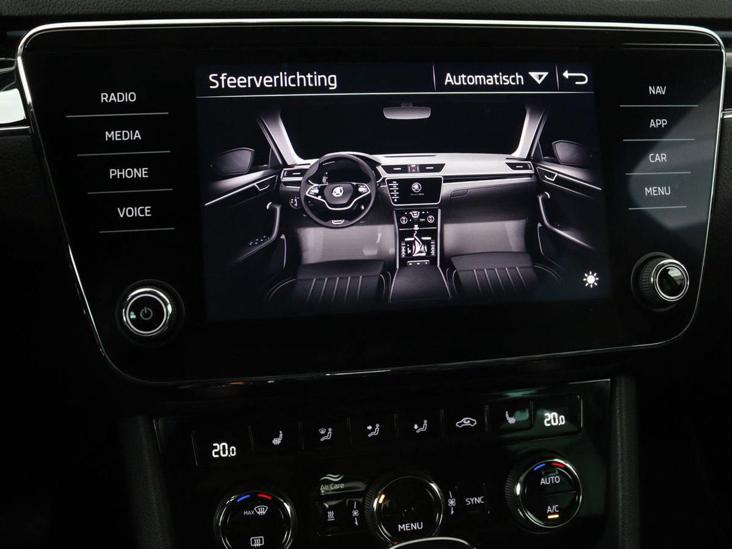 Škoda Superb 1.4 TSI iV Laurin & Klement | Panoramadak | Leder | Adaptive cruise | Canton Sound | Stoelverwarming | Standkachel | Carplay | Camera | Full LED | Memory