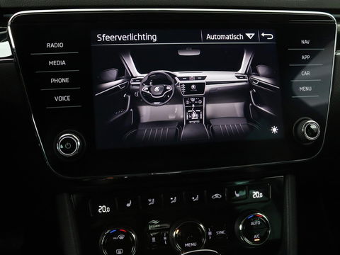 Škoda Superb 1.4 TSI iV Laurin & Klement | Panoramadak | Leder | Adaptive cruise | Canton Sound | Stoelverwarming | Standkachel | Carplay | Camera | Full LED | Memory