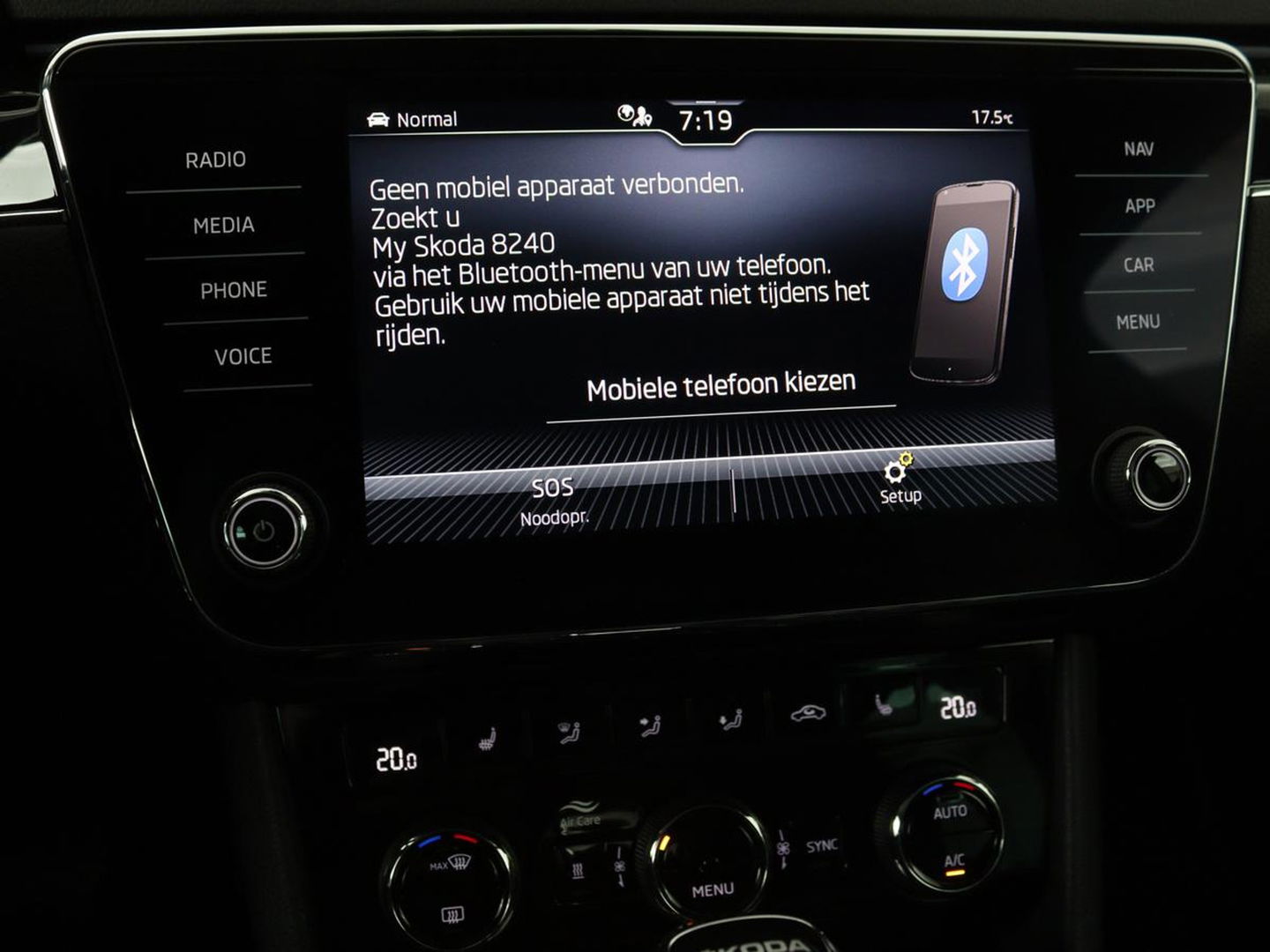 Škoda Superb 1.4 TSI iV Laurin & Klement | Panoramadak | Leder | Adaptive cruise | Canton Sound | Stoelverwarming | Standkachel | Carplay | Camera | Full LED | Memory
