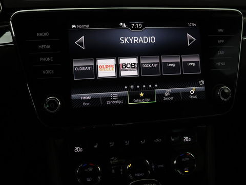 Škoda Superb 1.4 TSI iV Laurin & Klement | Panoramadak | Leder | Adaptive cruise | Canton Sound | Stoelverwarming | Standkachel | Carplay | Camera | Full LED | Memory