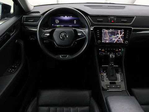 Škoda Superb 1.4 TSI iV Laurin & Klement | Panoramadak | Leder | Adaptive cruise | Canton Sound | Stoelverwarming | Standkachel | Carplay | Camera | Full LED | Memory