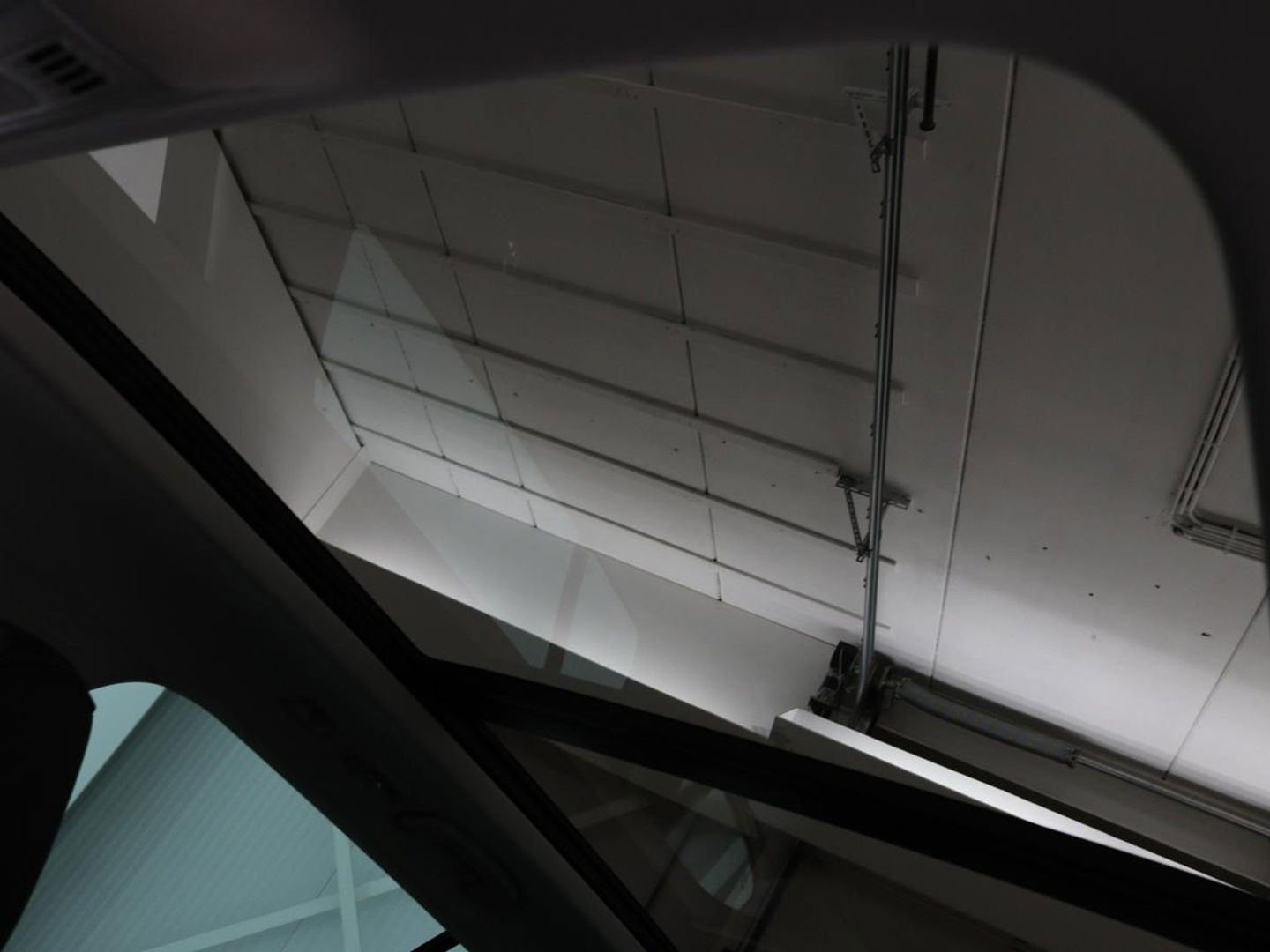 Škoda Superb 1.4 TSI iV Laurin & Klement | Panoramadak | Leder | Adaptive cruise | Canton Sound | Stoelverwarming | Standkachel | Carplay | Camera | Full LED | Memory