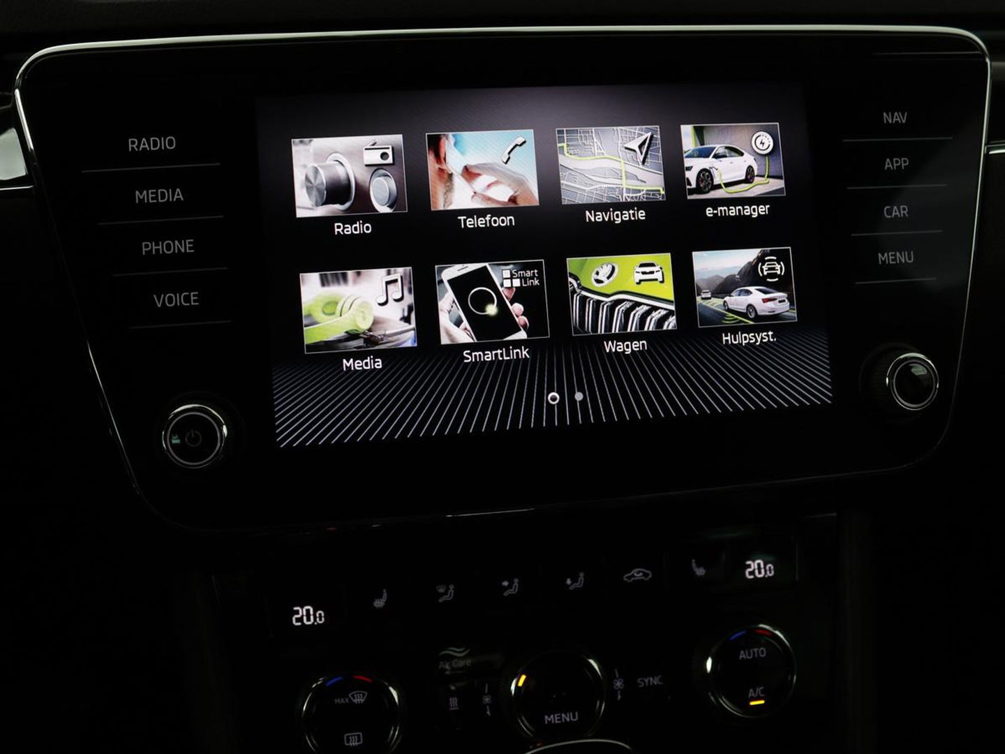 Škoda Superb 1.4 TSI iV Laurin & Klement | Panoramadak | Leder | Adaptive cruise | Canton Sound | Stoelverwarming | Standkachel | Carplay | Camera | Full LED | Memory