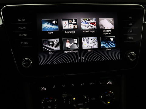 Škoda Superb 1.4 TSI iV Laurin & Klement | Panoramadak | Leder | Adaptive cruise | Canton Sound | Stoelverwarming | Standkachel | Carplay | Camera | Full LED | Memory