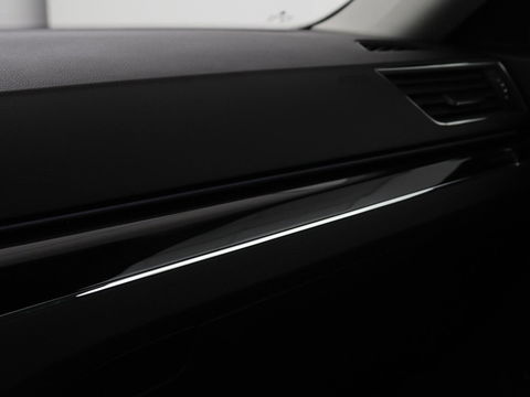 Škoda Superb 1.4 TSI iV Laurin & Klement | Panoramadak | Leder | Adaptive cruise | Canton Sound | Stoelverwarming | Standkachel | Carplay | Camera | Full LED | Memory