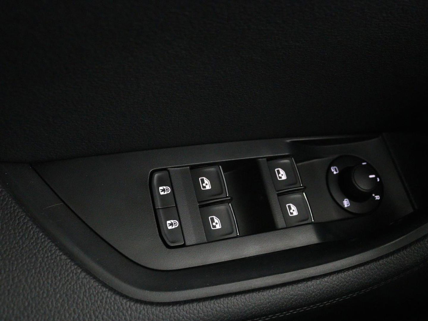 Škoda Superb 1.4 TSI iV Laurin & Klement | Panoramadak | Leder | Adaptive cruise | Canton Sound | Stoelverwarming | Standkachel | Carplay | Camera | Full LED | Memory