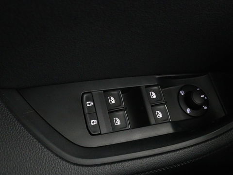 Škoda Superb 1.4 TSI iV Laurin & Klement | Panoramadak | Leder | Adaptive cruise | Canton Sound | Stoelverwarming | Standkachel | Carplay | Camera | Full LED | Memory