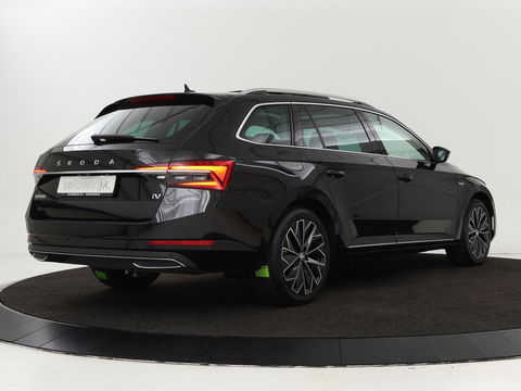 Škoda Superb 1.4 TSI iV Laurin & Klement | Panoramadak | Leder | Adaptive cruise | Canton Sound | Stoelverwarming | Standkachel | Carplay | Camera | Full LED | Memory