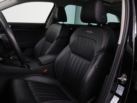 Škoda Superb 1.4 TSI iV Laurin & Klement | Panoramadak | Leder | Adaptive cruise | Canton Sound | Stoelverwarming | Standkachel | Carplay | Camera | Full LED | Memory