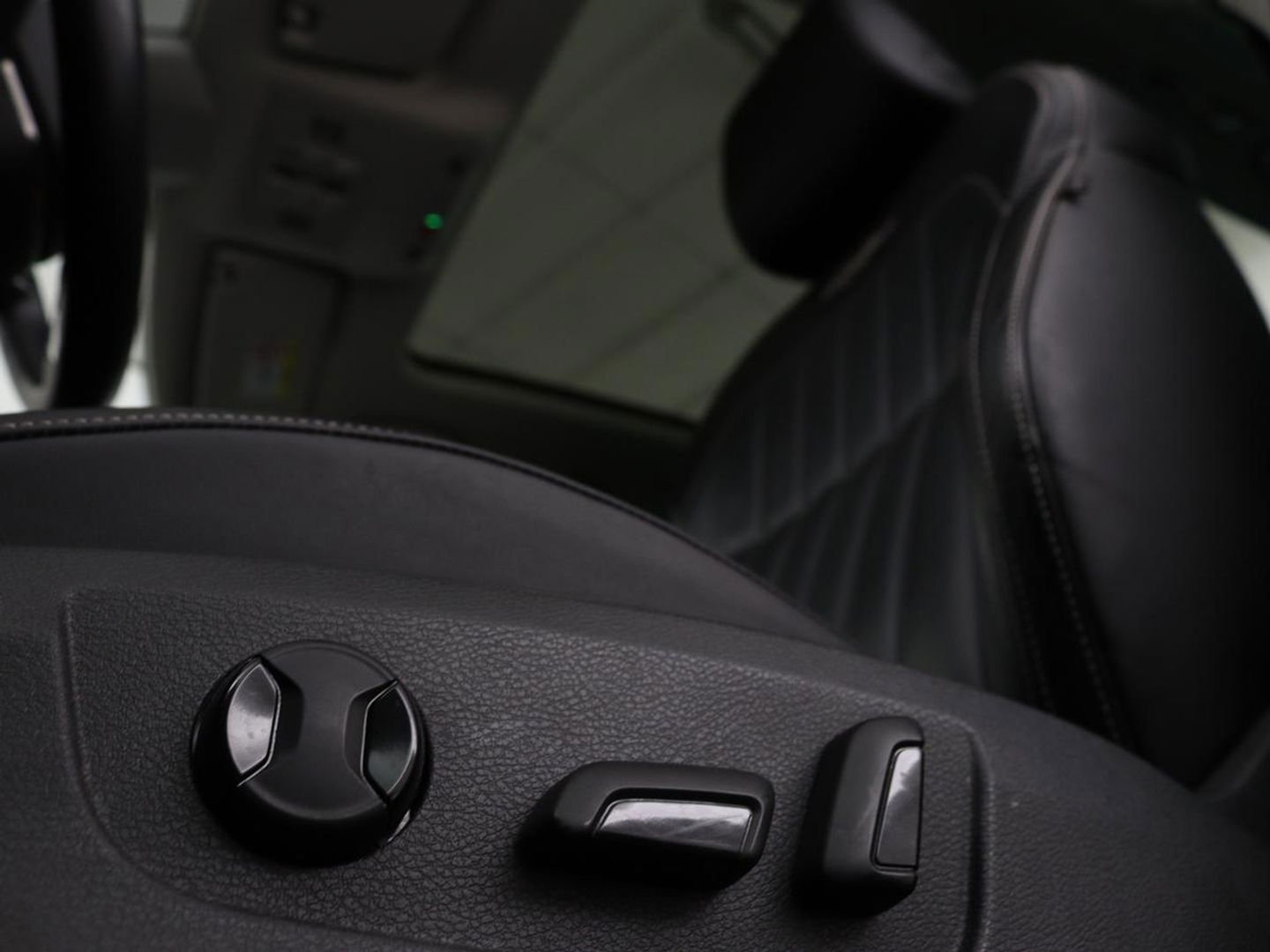 Škoda Superb 1.4 TSI iV Laurin & Klement | Panoramadak | Leder | Adaptive cruise | Canton Sound | Stoelverwarming | Standkachel | Carplay | Camera | Full LED | Memory