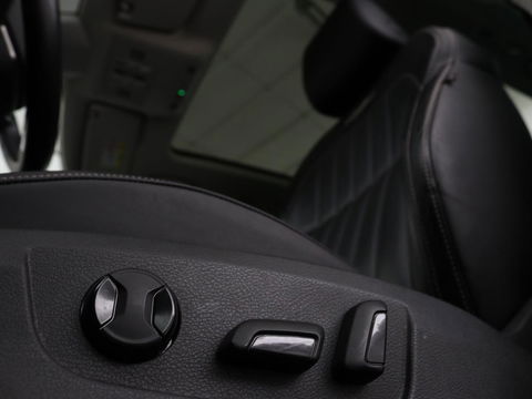 Škoda Superb 1.4 TSI iV Laurin & Klement | Panoramadak | Leder | Adaptive cruise | Canton Sound | Stoelverwarming | Standkachel | Carplay | Camera | Full LED | Memory