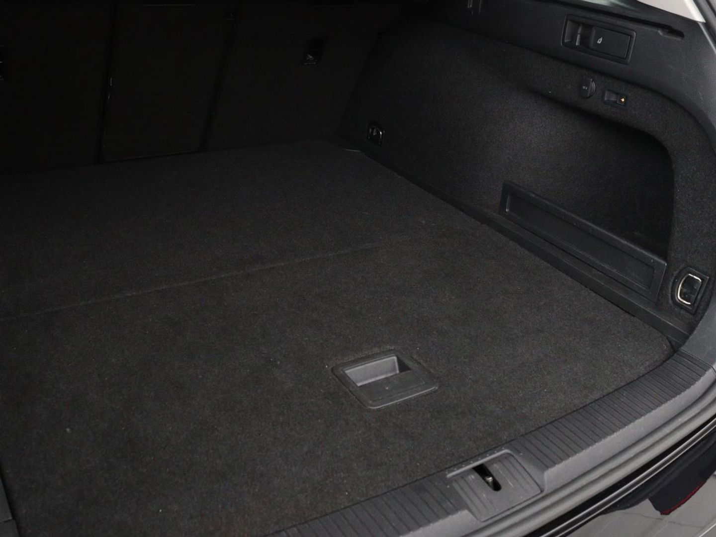 Volkswagen Passat 1.4 TSI PHEV GTE | Trekhaak | Stoelverwarming | Massage | Adaptive cruise | Carplay | Camera | Navigatie | Matrix LED | Virtual Cockpit