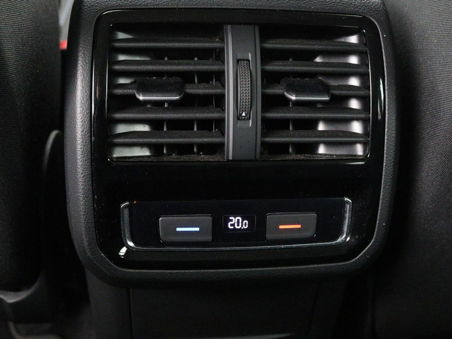 Volkswagen Passat 1.4 TSI PHEV GTE | Trekhaak | Stoelverwarming | Massage | Adaptive cruise | Carplay | Camera | Navigatie | Matrix LED | Virtual Cockpit