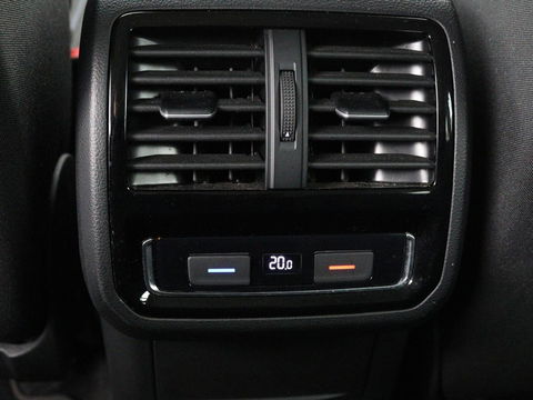 Volkswagen Passat 1.4 TSI PHEV GTE | Trekhaak | Stoelverwarming | Massage | Adaptive cruise | Carplay | Camera | Navigatie | Matrix LED | Virtual Cockpit