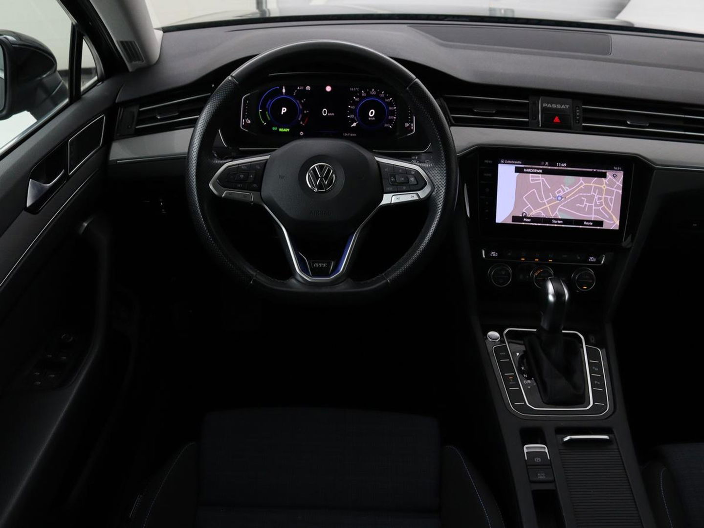 Volkswagen Passat 1.4 TSI PHEV GTE | Trekhaak | Stoelverwarming | Massage | Adaptive cruise | Carplay | Camera | Navigatie | Matrix LED | Virtual Cockpit