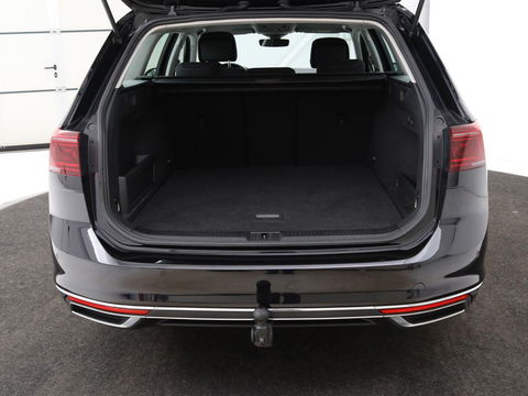 Volkswagen Passat 1.4 TSI PHEV GTE | Trekhaak | Stoelverwarming | Massage | Adaptive cruise | Carplay | Camera | Navigatie | Matrix LED | Virtual Cockpit
