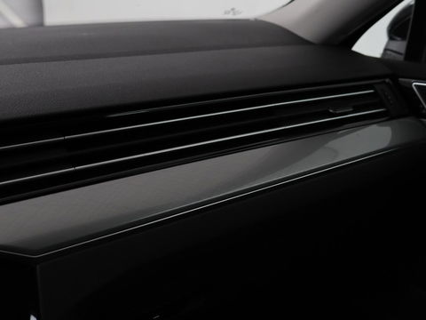 Volkswagen Passat 1.4 TSI PHEV GTE | Trekhaak | Stoelverwarming | Massage | Adaptive cruise | Carplay | Camera | Navigatie | Matrix LED | Virtual Cockpit