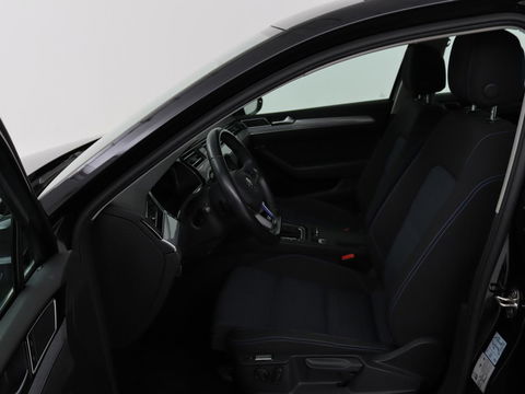 Volkswagen Passat 1.4 TSI PHEV GTE | Trekhaak | Stoelverwarming | Massage | Adaptive cruise | Carplay | Camera | Navigatie | Matrix LED | Virtual Cockpit