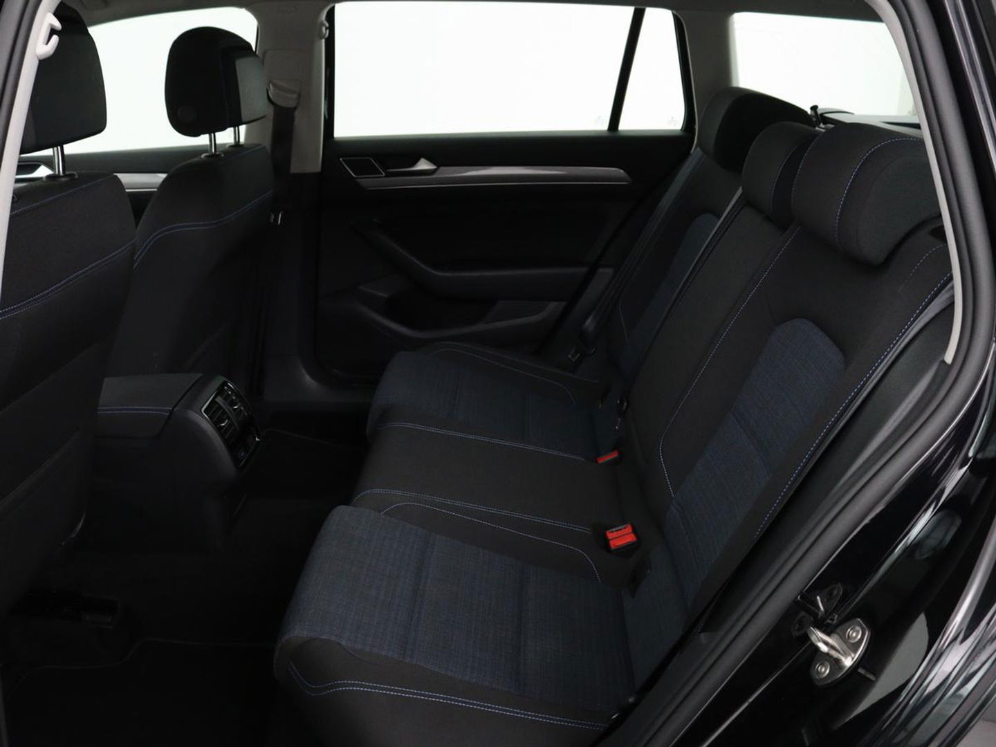 Volkswagen Passat 1.4 TSI PHEV GTE | Trekhaak | Stoelverwarming | Massage | Adaptive cruise | Carplay | Camera | Navigatie | Matrix LED | Virtual Cockpit