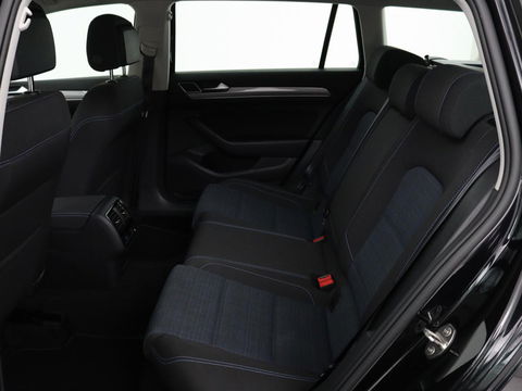 Volkswagen Passat 1.4 TSI PHEV GTE | Trekhaak | Stoelverwarming | Massage | Adaptive cruise | Carplay | Camera | Navigatie | Matrix LED | Virtual Cockpit