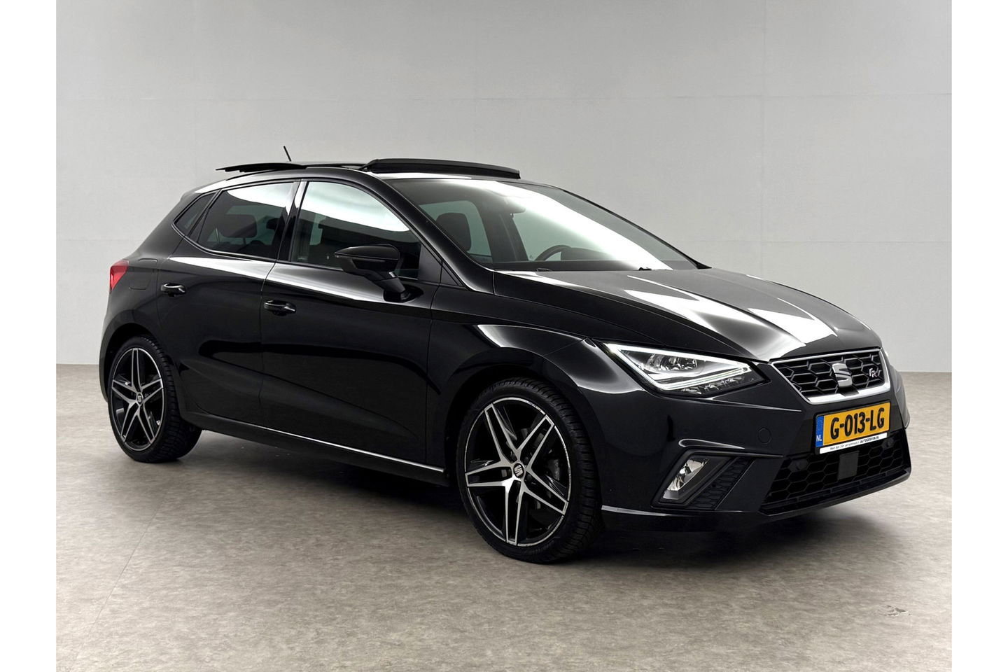 SEAT Ibiza 1.0 TSI FR 116PK Pano Virtual LED Sfeer Beats Audio Camera Carplay Clima Cruise Navi 18"LMV PDC