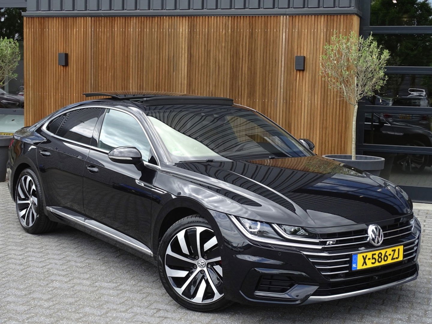 Volkswagen Arteon 2.0 TSI 191PK DSG / R-Line / 360° / ACC / LED
