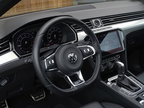 Volkswagen Arteon 2.0 TSI 191PK DSG / R-Line / 360° / ACC / LED