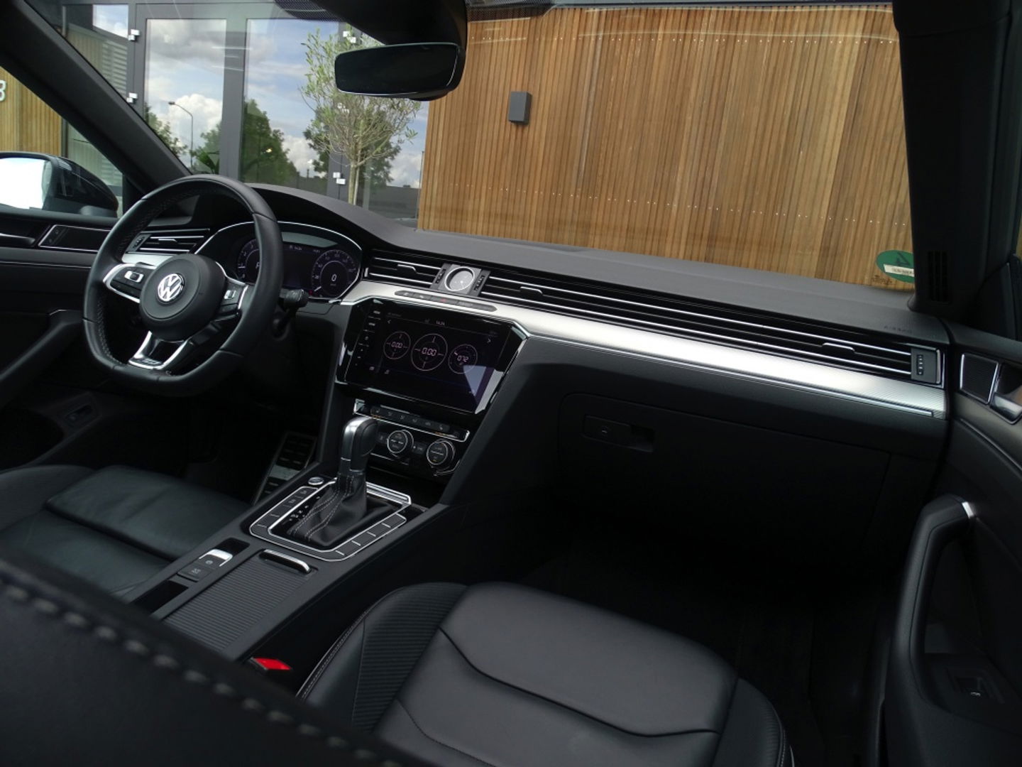 Volkswagen Arteon 2.0 TSI 191PK DSG / R-Line / 360° / ACC / LED
