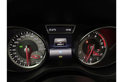 Mercedes-Benz CLA-Klasse 180 Ambition Pano LED Airco Cruise Navi PDC 18''LMV