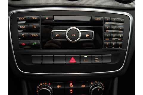 Mercedes-Benz CLA-Klasse 180 Ambition Pano LED Airco Cruise Navi PDC 18''LMV