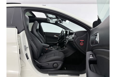 Mercedes-Benz CLA-Klasse 180 Ambition Pano LED Airco Cruise Navi PDC 18''LMV