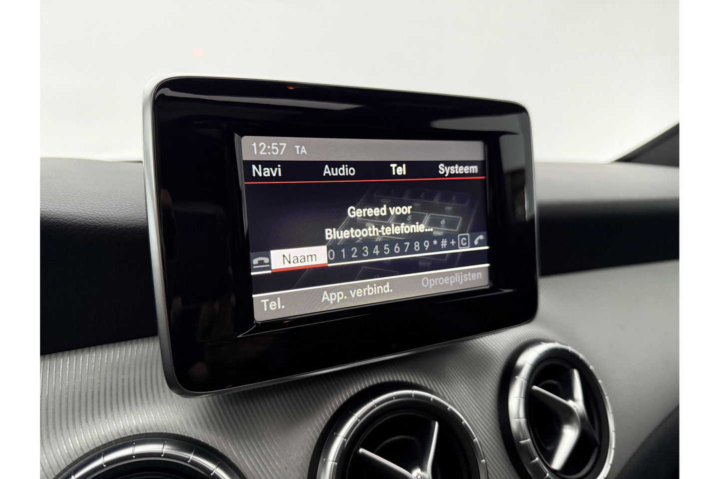 Mercedes-Benz CLA-Klasse 180 Ambition Pano LED Airco Cruise Navi PDC 18''LMV