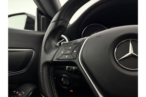Mercedes-Benz CLA-Klasse 180 Ambition Pano LED Airco Cruise Navi PDC 18''LMV