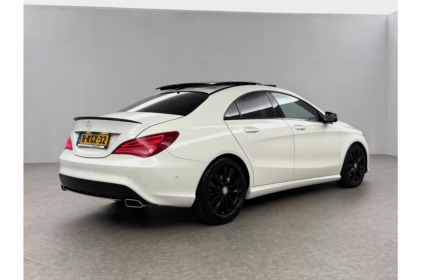 Mercedes-Benz CLA-Klasse 180 Ambition Pano LED Airco Cruise Navi PDC 18''LMV