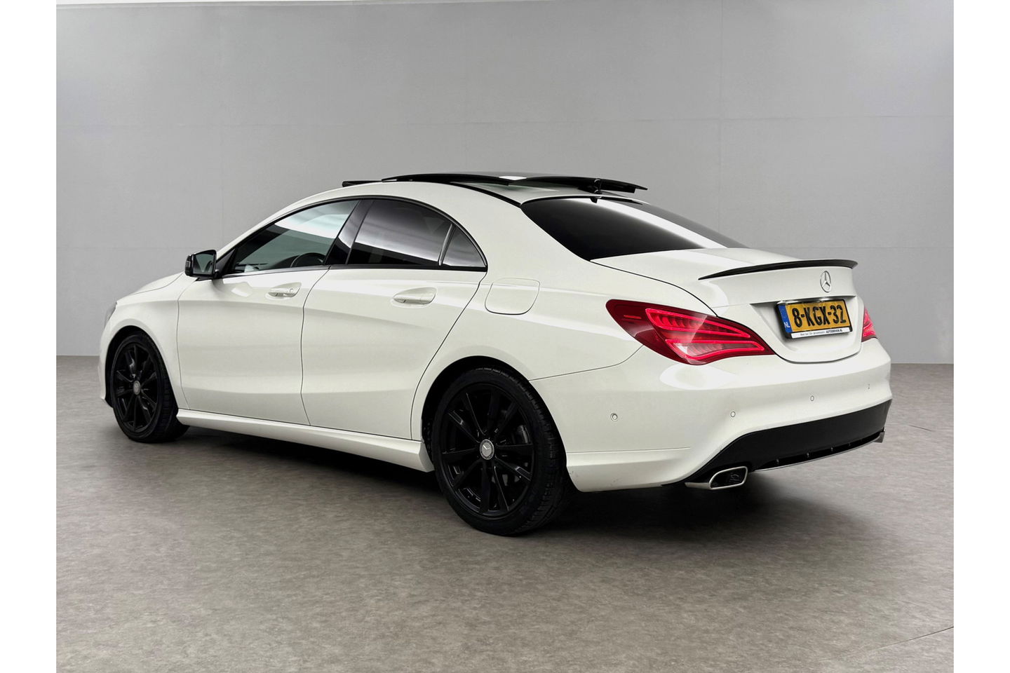 Mercedes-Benz CLA-Klasse 180 Ambition Pano LED Airco Cruise Navi PDC 18''LMV