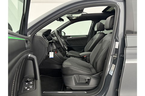 Volkswagen Tiguan 1.5 TSI 150PK R-line Pano Trekhaak IQ Lights LED Sfeer Virtual ACC Camera Carplay Clima Navi 19"LMV PDC