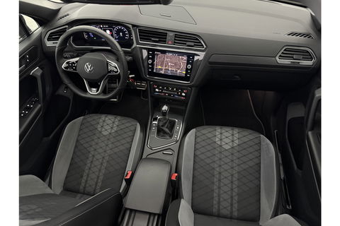 Volkswagen Tiguan 1.5 TSI 150PK R-line Pano Trekhaak IQ Lights LED Sfeer Virtual ACC Camera Carplay Clima Navi 19"LMV PDC