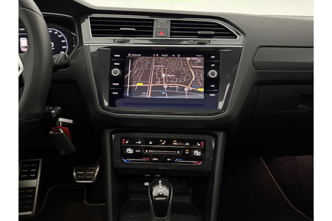 Volkswagen Tiguan 1.5 TSI 150PK R-line Pano Trekhaak IQ Lights LED Sfeer Virtual ACC Camera Carplay Clima Navi 19"LMV PDC