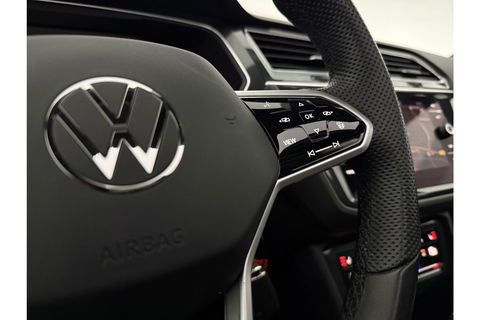 Volkswagen Tiguan 1.5 TSI 150PK R-line Pano Trekhaak IQ Lights LED Sfeer Virtual ACC Camera Carplay Clima Navi 19"LMV PDC