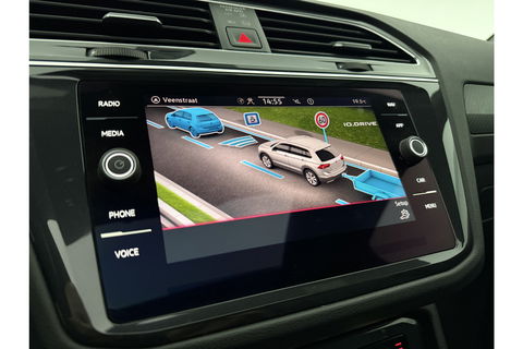 Volkswagen Tiguan 1.5 TSI 150PK R-line Pano Trekhaak IQ Lights LED Sfeer Virtual ACC Camera Carplay Clima Navi 19"LMV PDC