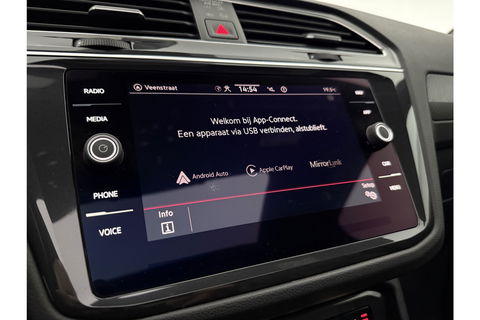Volkswagen Tiguan 1.5 TSI 150PK R-line Pano Trekhaak IQ Lights LED Sfeer Virtual ACC Camera Carplay Clima Navi 19"LMV PDC