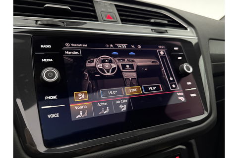 Volkswagen Tiguan 1.5 TSI 150PK R-line Pano Trekhaak IQ Lights LED Sfeer Virtual ACC Camera Carplay Clima Navi 19"LMV PDC