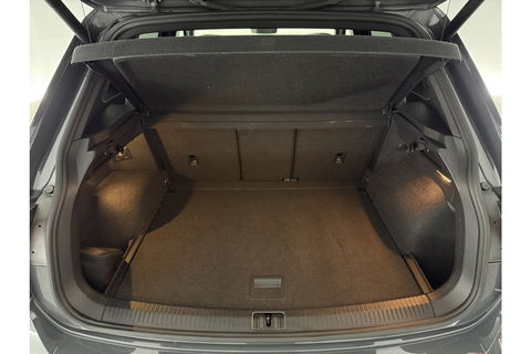 Volkswagen Tiguan 1.5 TSI 150PK R-line Pano Trekhaak IQ Lights LED Sfeer Virtual ACC Camera Carplay Clima Navi 19"LMV PDC